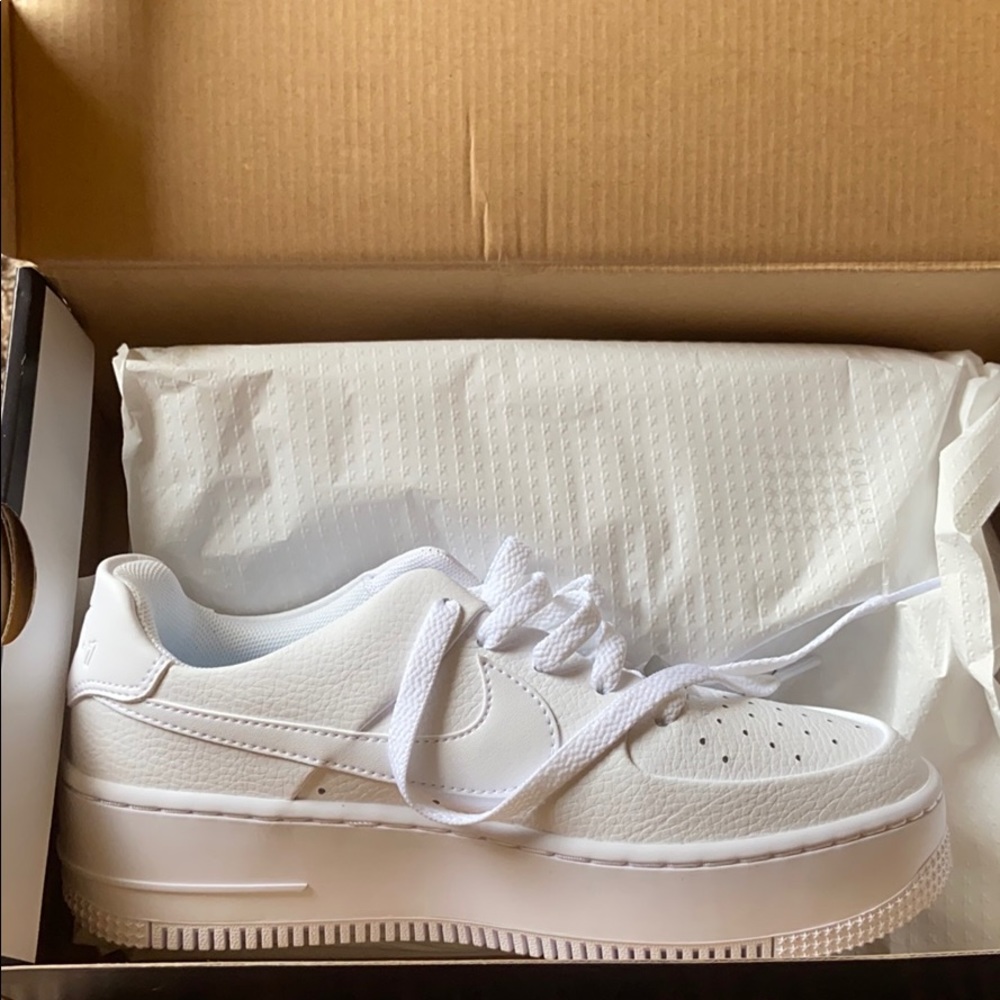 NIKE AIR FORCE 1 SAGE